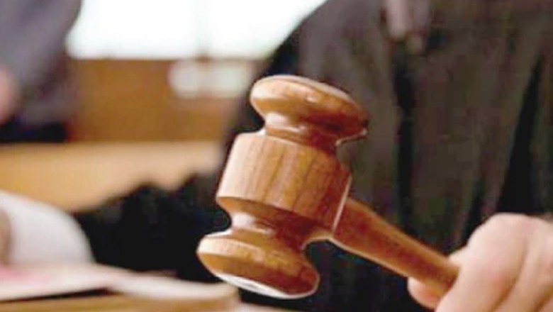 اورنگی ٹاؤن میں تین سالہ بچی کی ہلاکت پر اہلخانہ کا 13 کروڑ 57 لاکھ روپے ہرجانے کا دعویٰ
